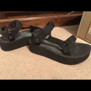 Teva Flatforms
